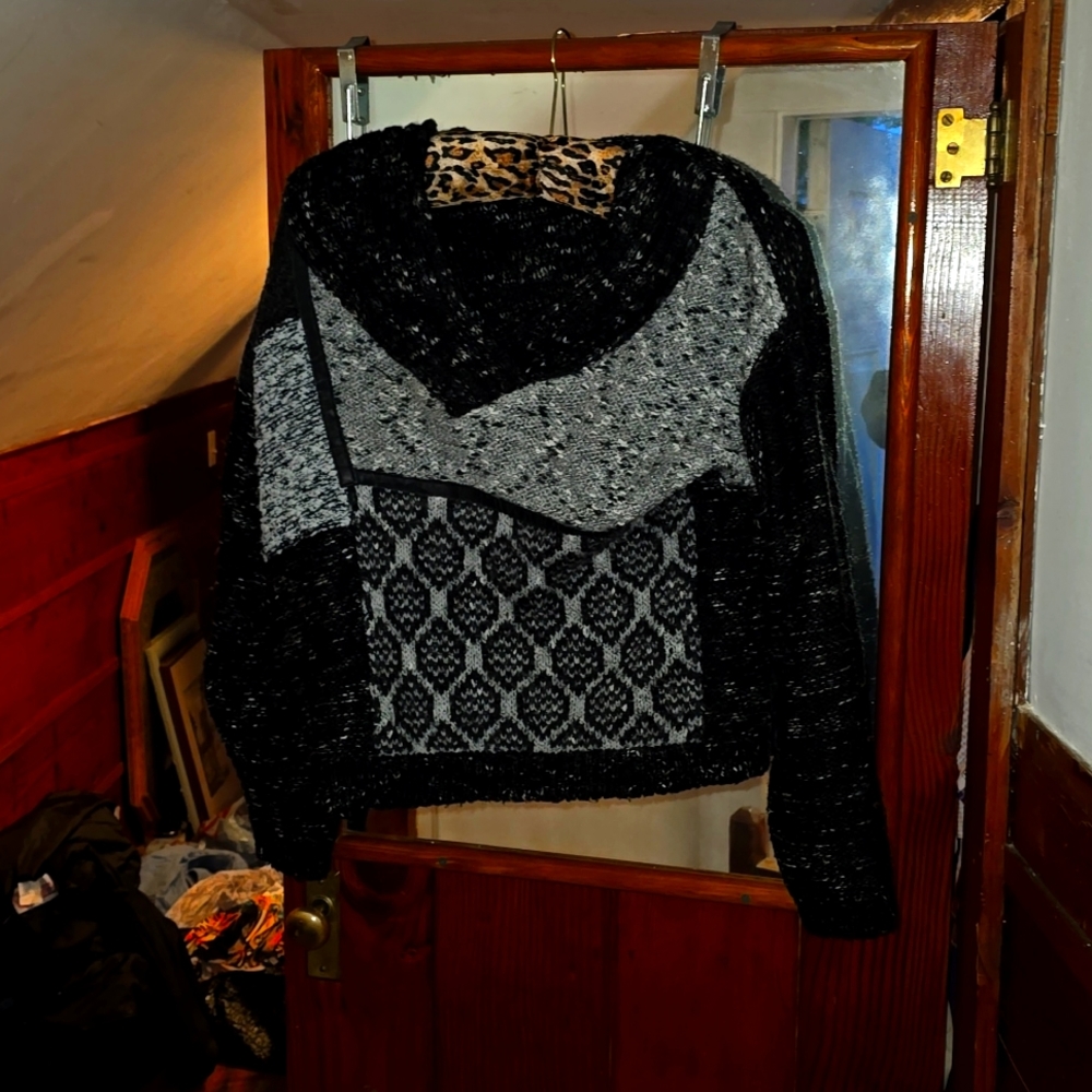 Fun heavy women's sweater